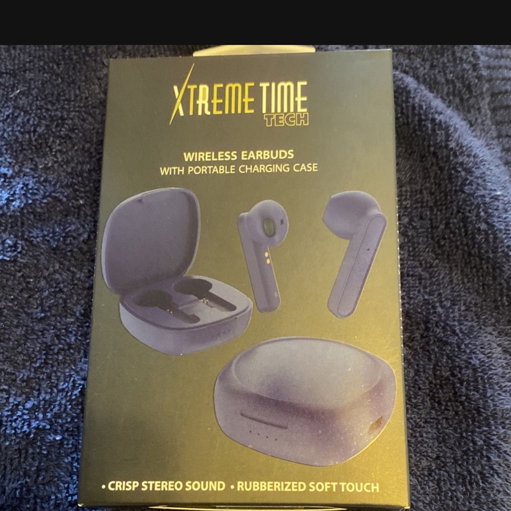Brand new extreme time tech wireless earbuds with portable charging case